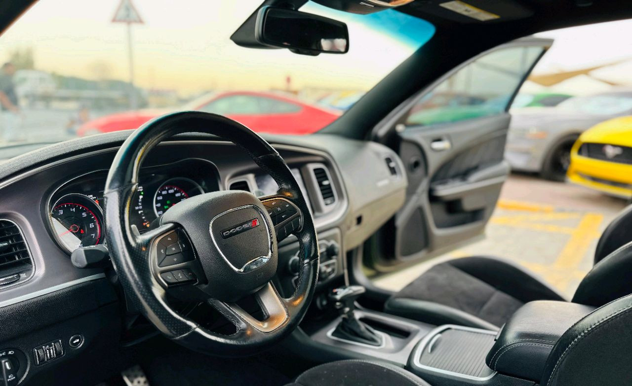 Dodge Charger - Image 11