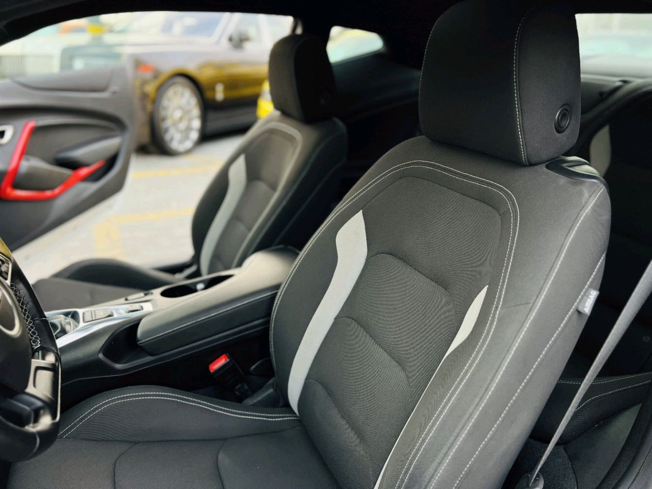 Chevrolet Camaro - Image 10