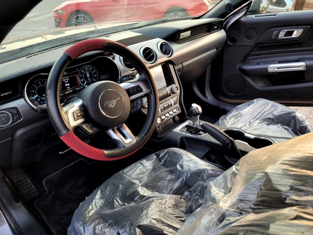 Ford Mustang - Image 10