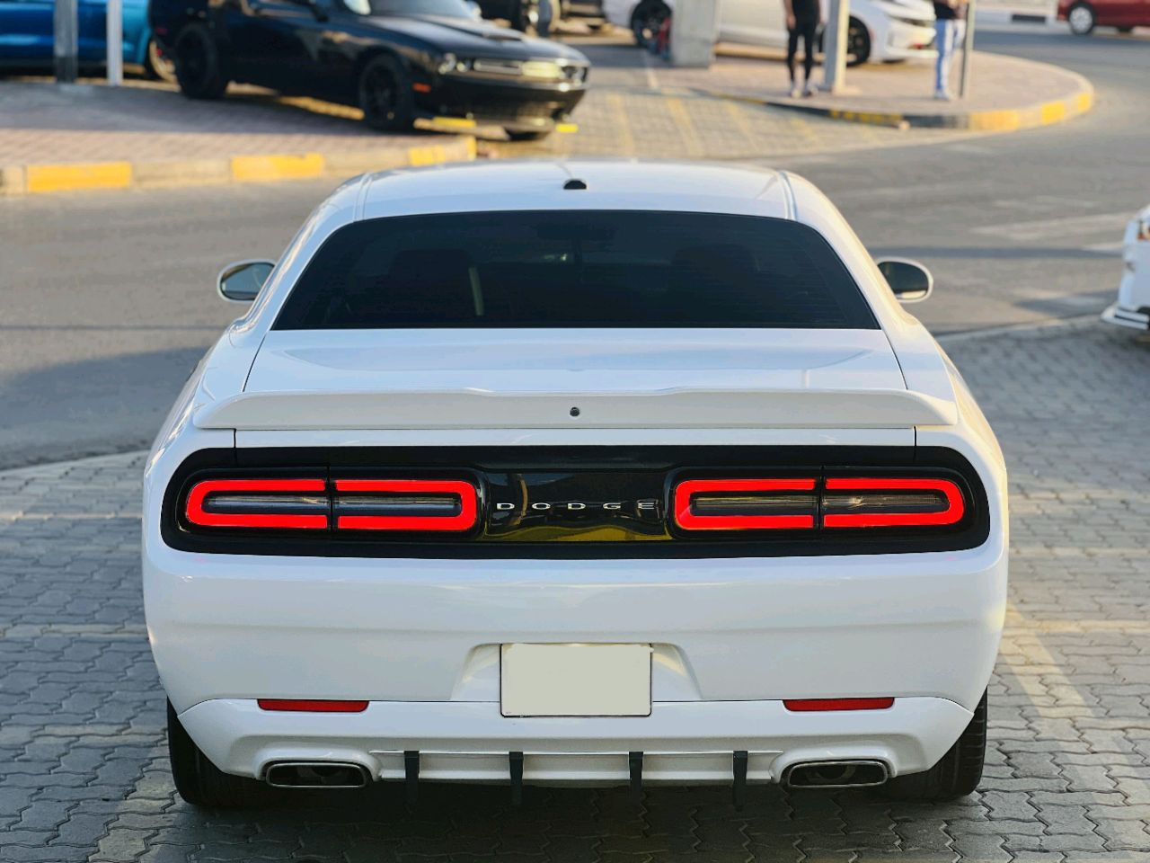 Dodge Challenger - Image 9
