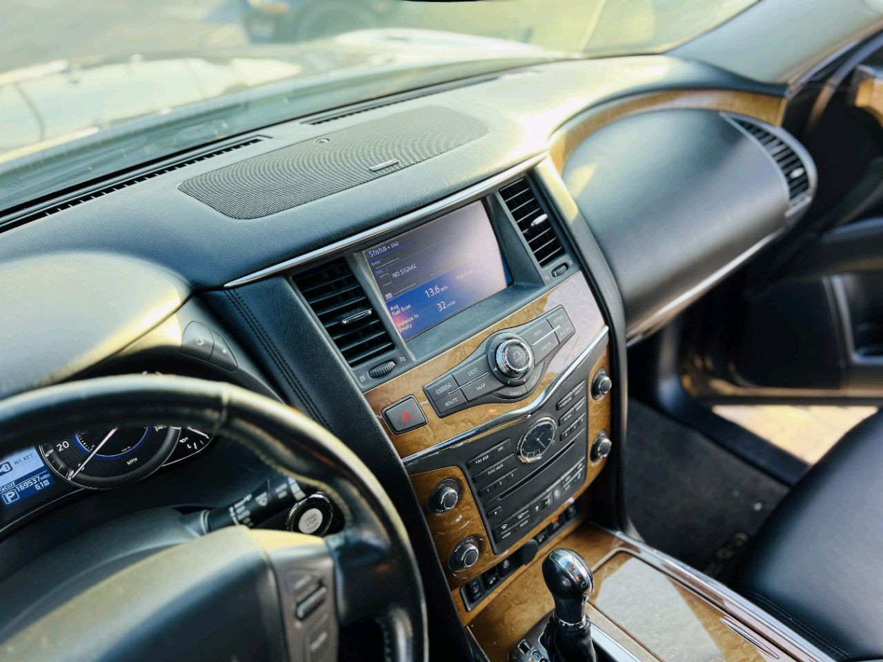 Infiniti QX80 - Image 5