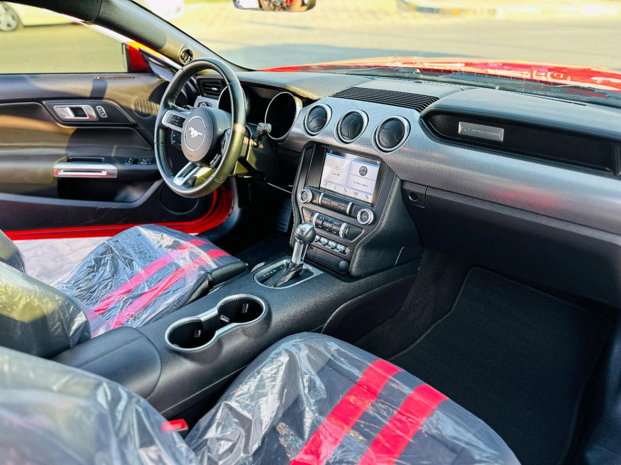 Ford Mustang - Image 10