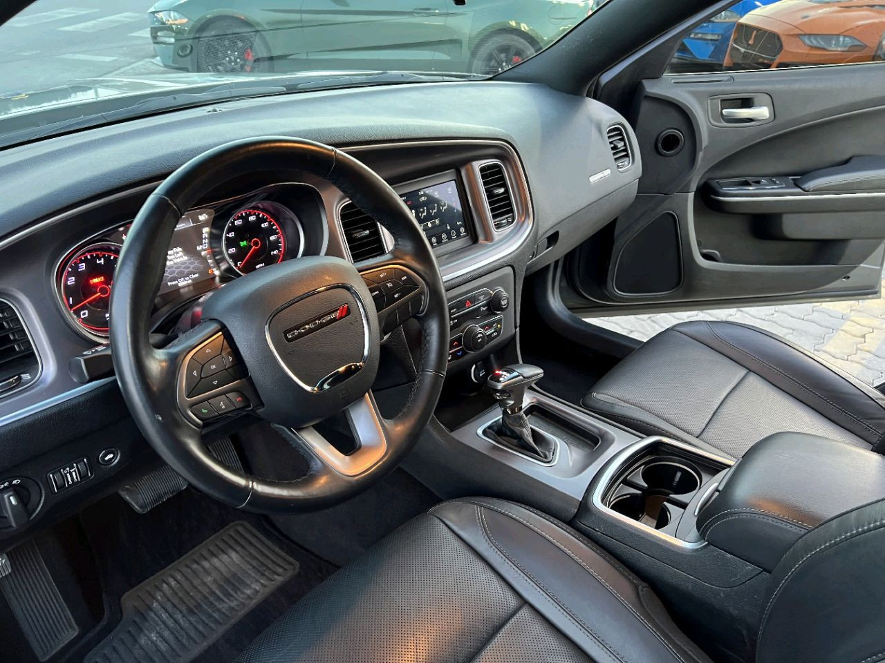 Dodge Charger - Image 11