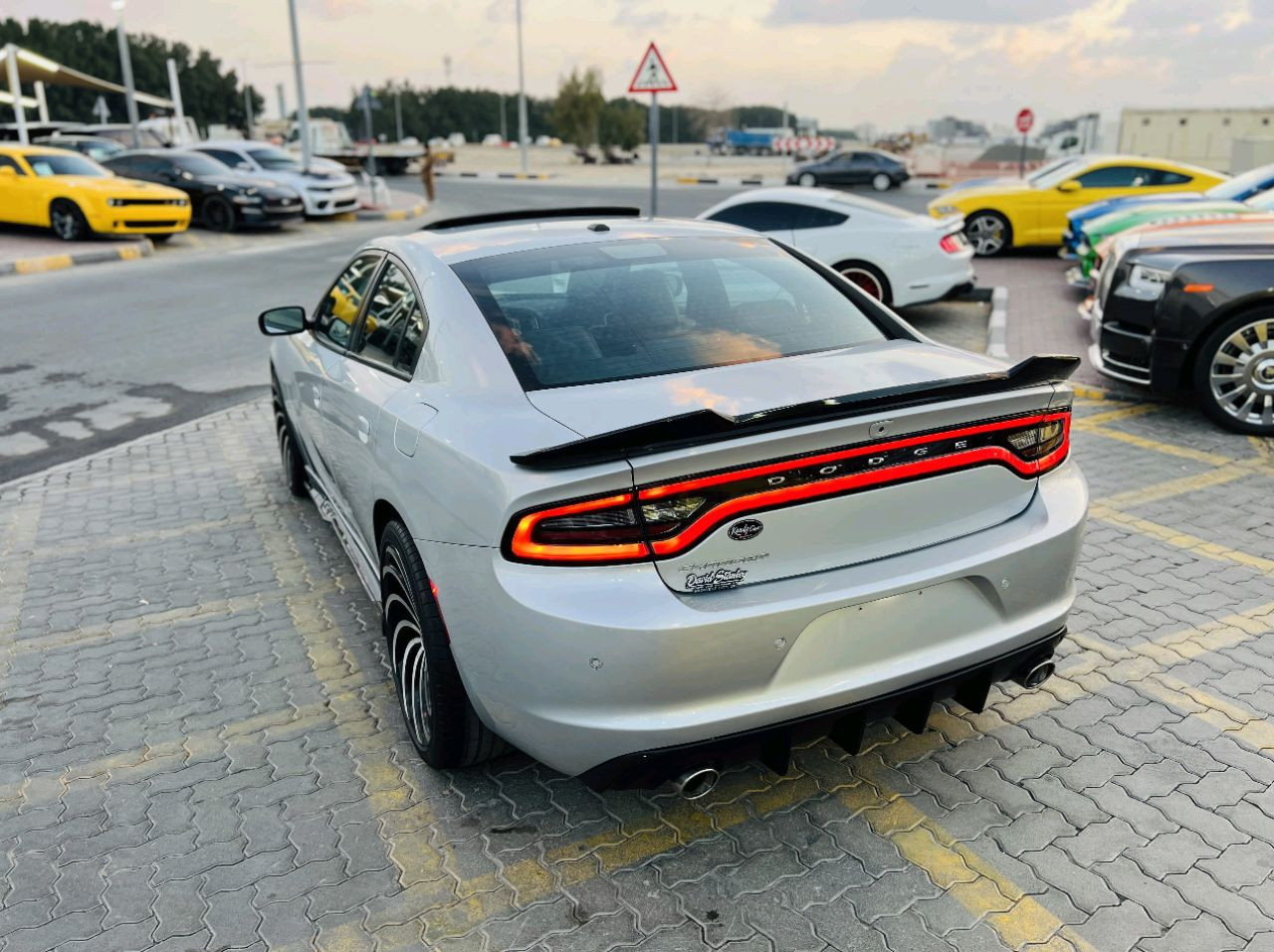 Dodge Charger - Image 6