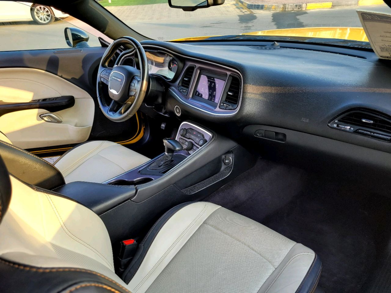 Dodge Challenger - Image 9