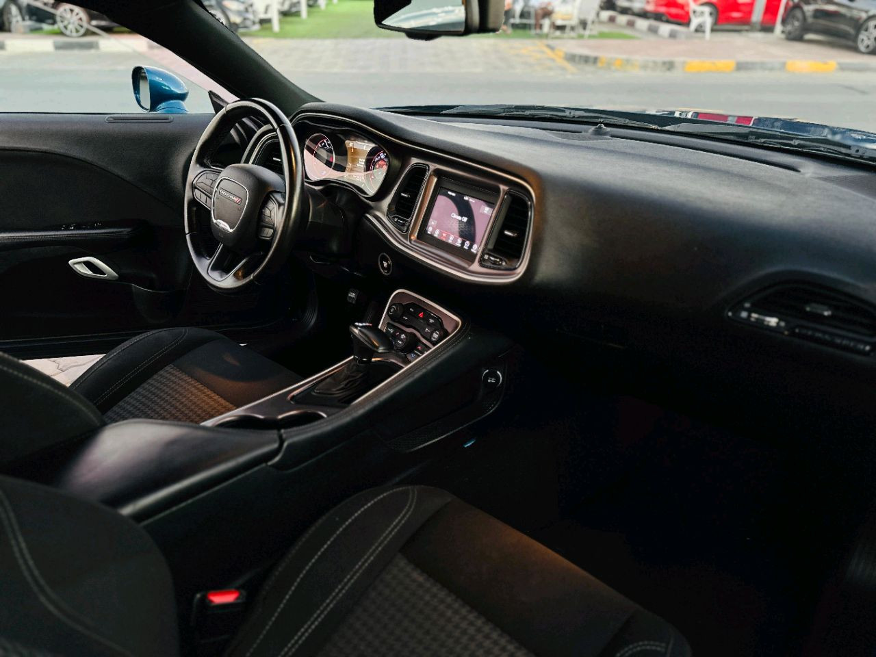Dodge Challenger - Image 12