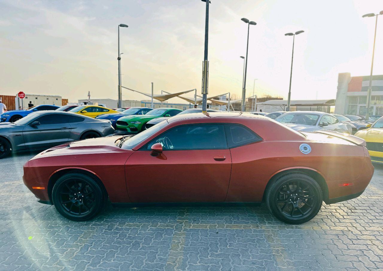 Dodge Challenger - Image 9