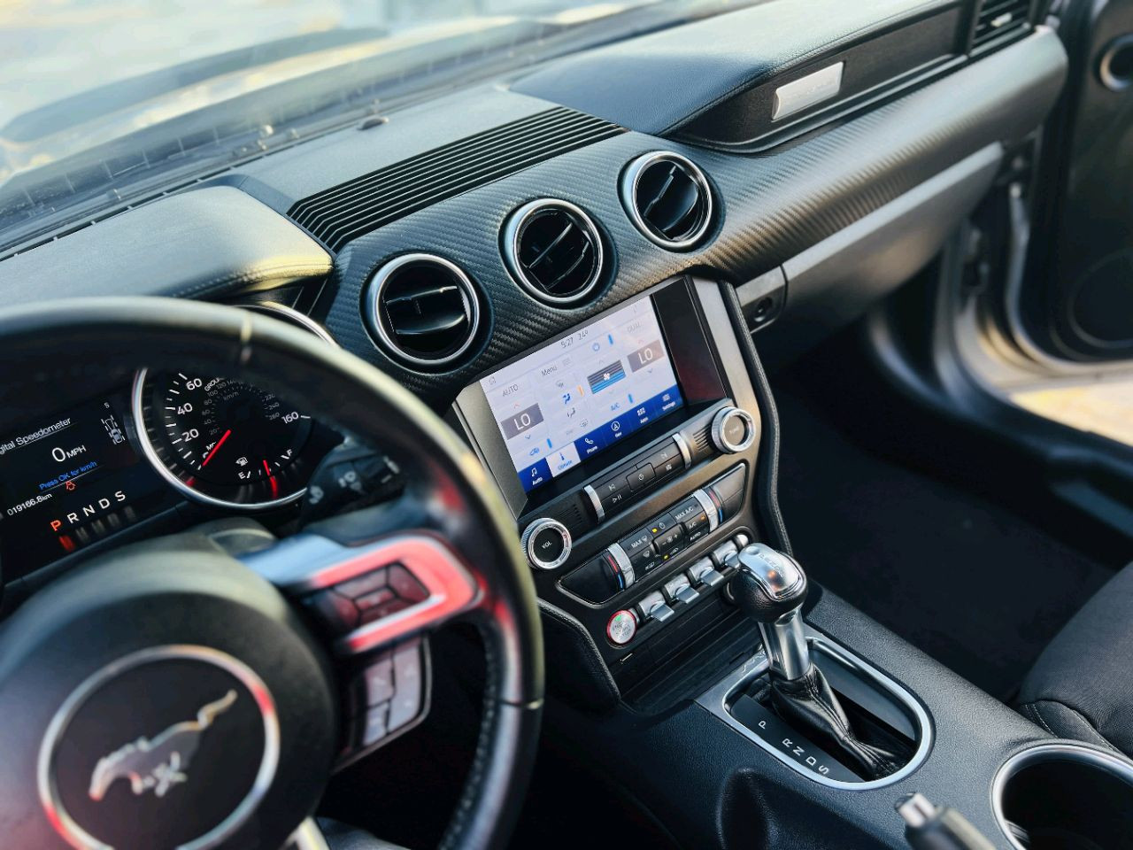 Ford Mustang - Image 10