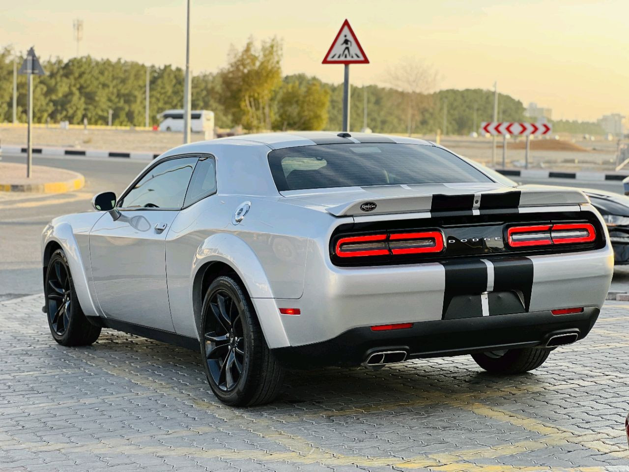 Dodge Challenger - Image 4