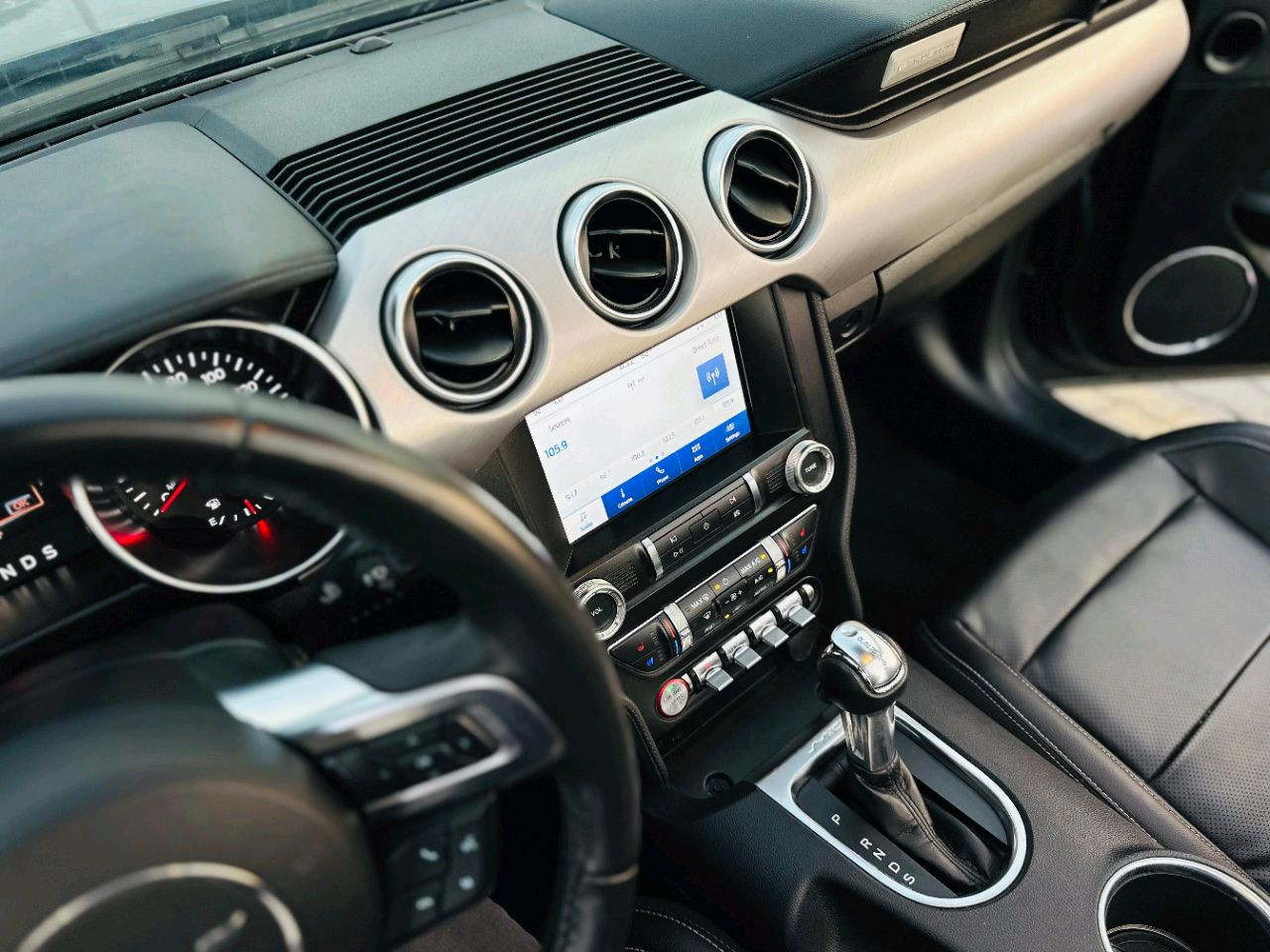 Ford Mustang - Image 11