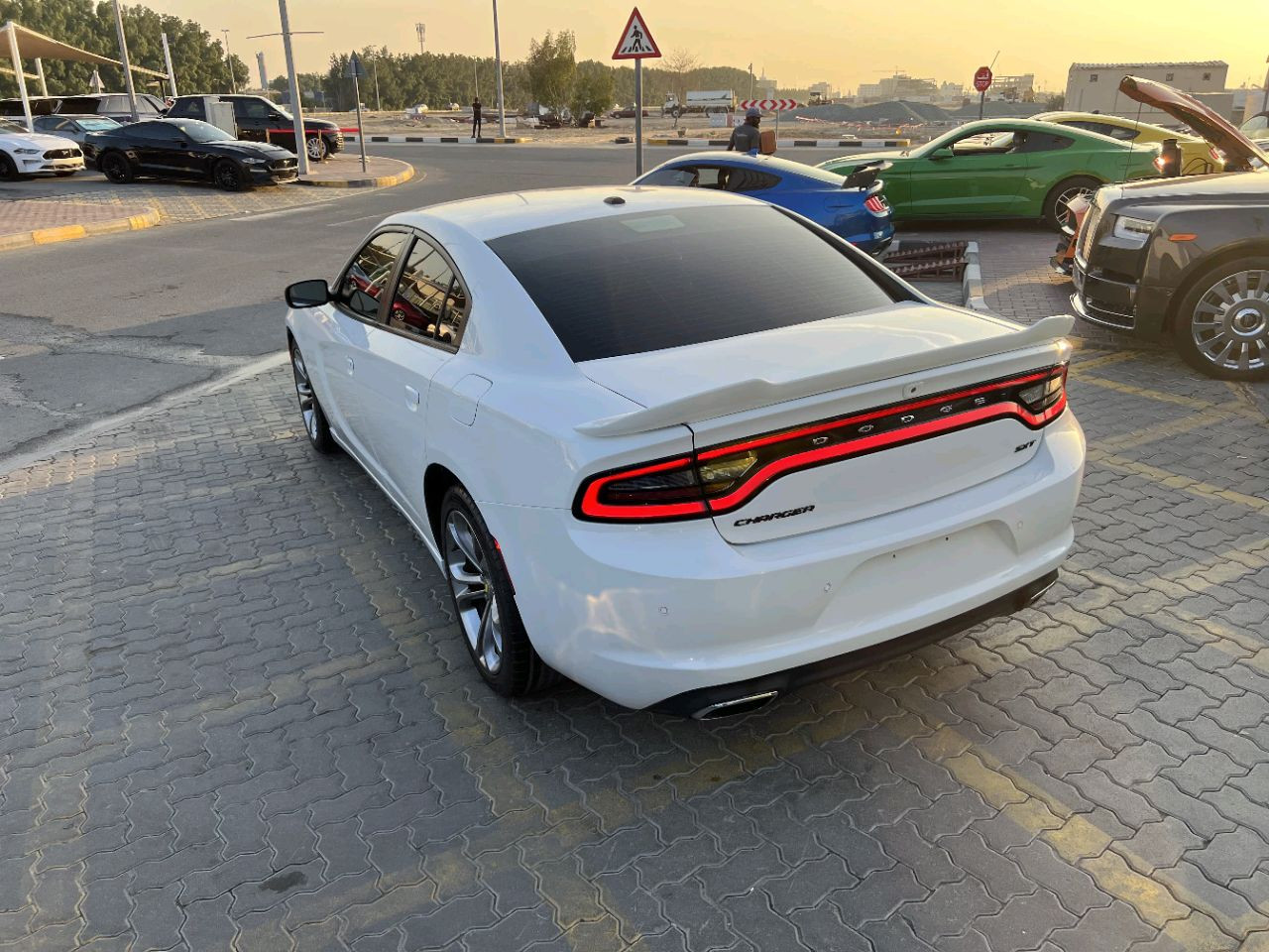 Dodge Charger - Image 9
