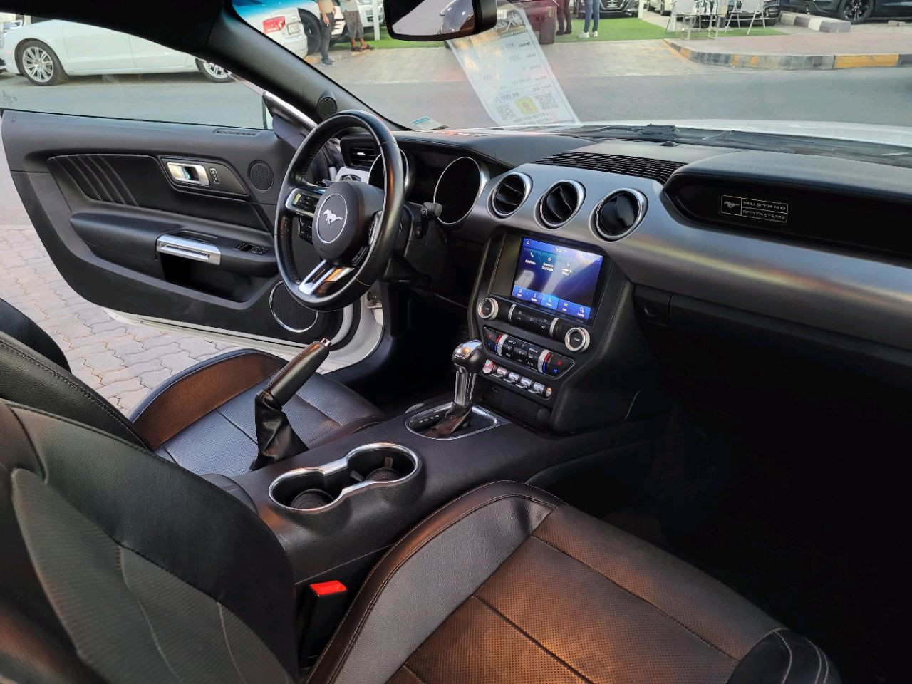 Ford Mustang - Image 8