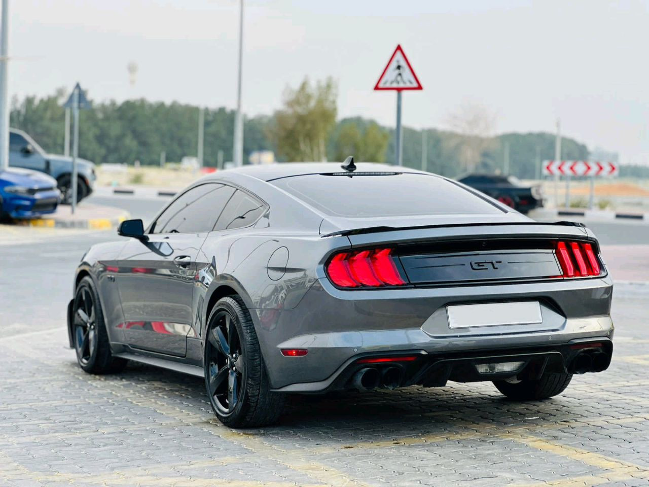 Ford Mustang - Image 8