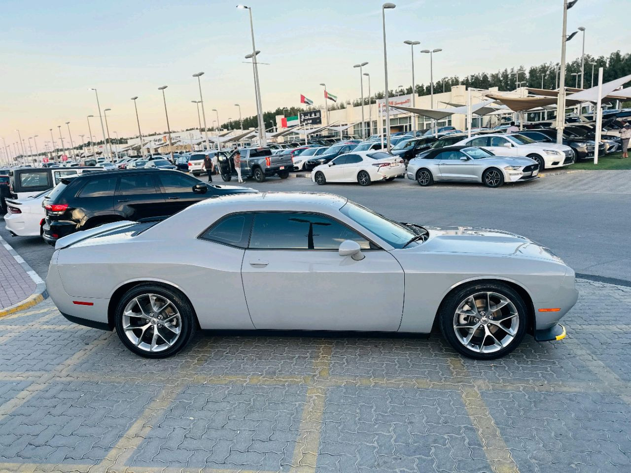 Dodge Challenger - Image 5