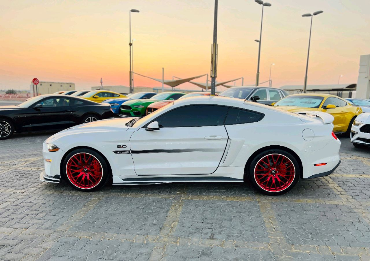 Ford Mustang - Image 5