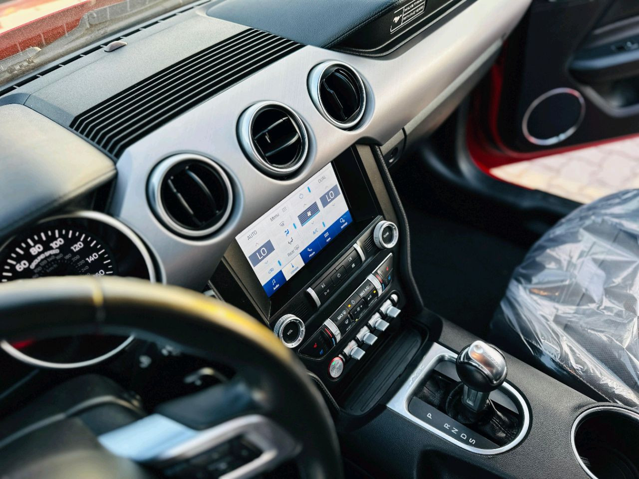 Ford Mustang - Image 11