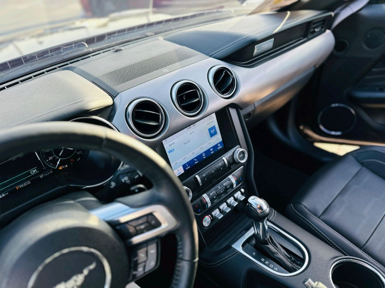 Ford Mustang - Image 11