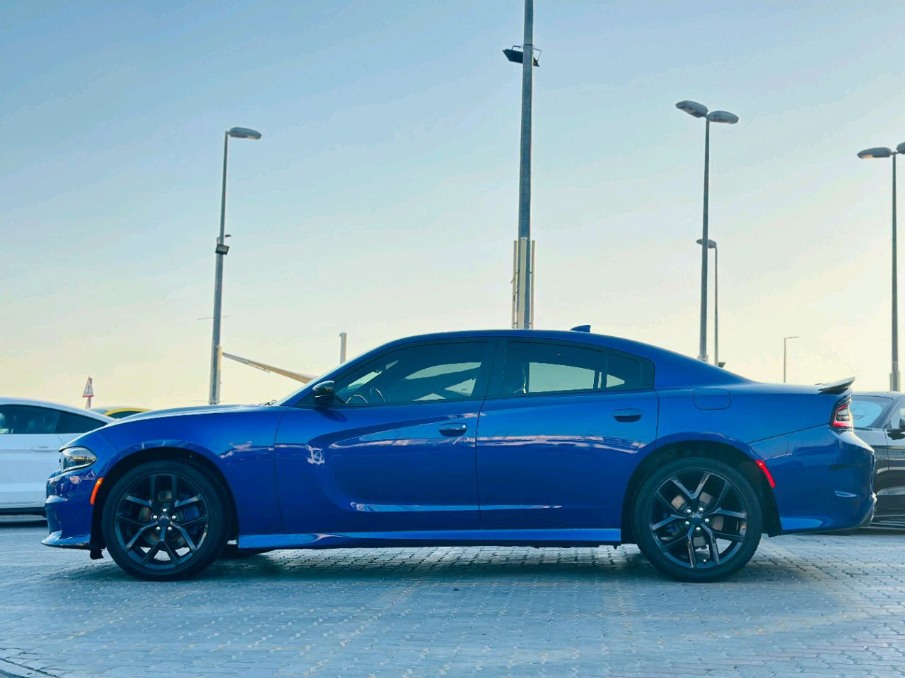 Dodge Charger - Image 9