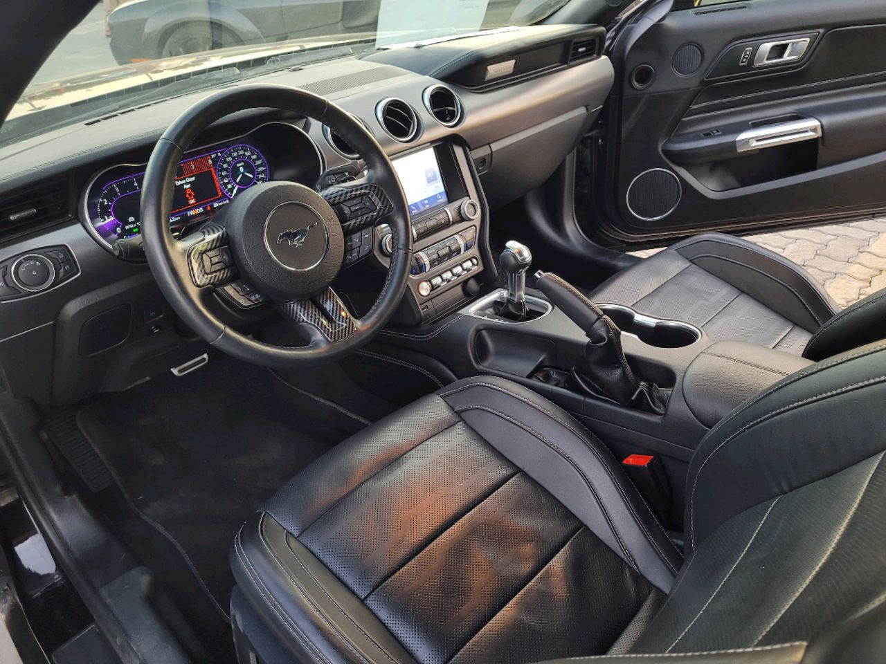 Ford Mustang - Image 10