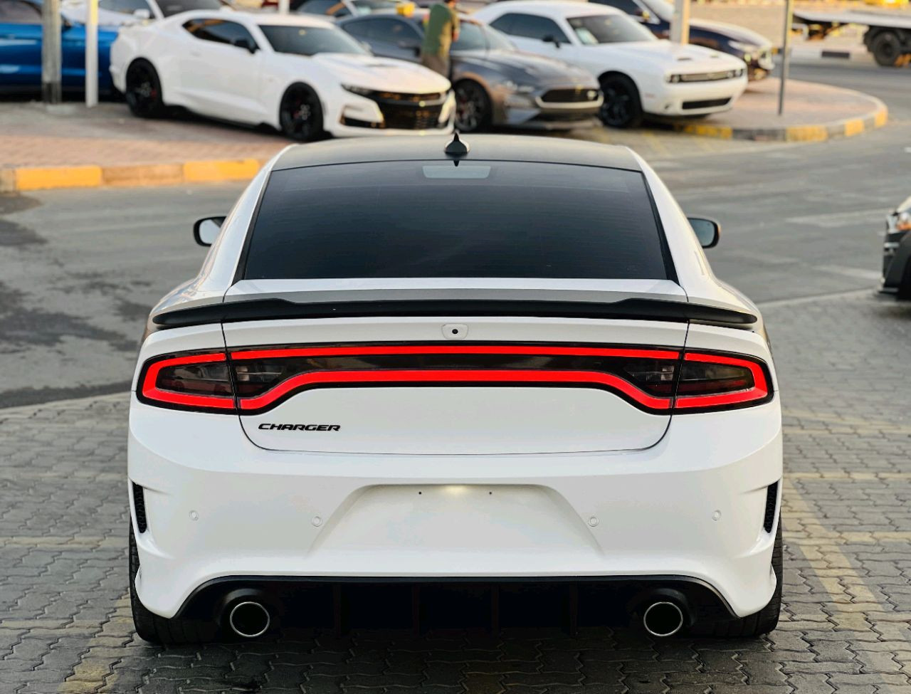 Dodge Charger - Image 7