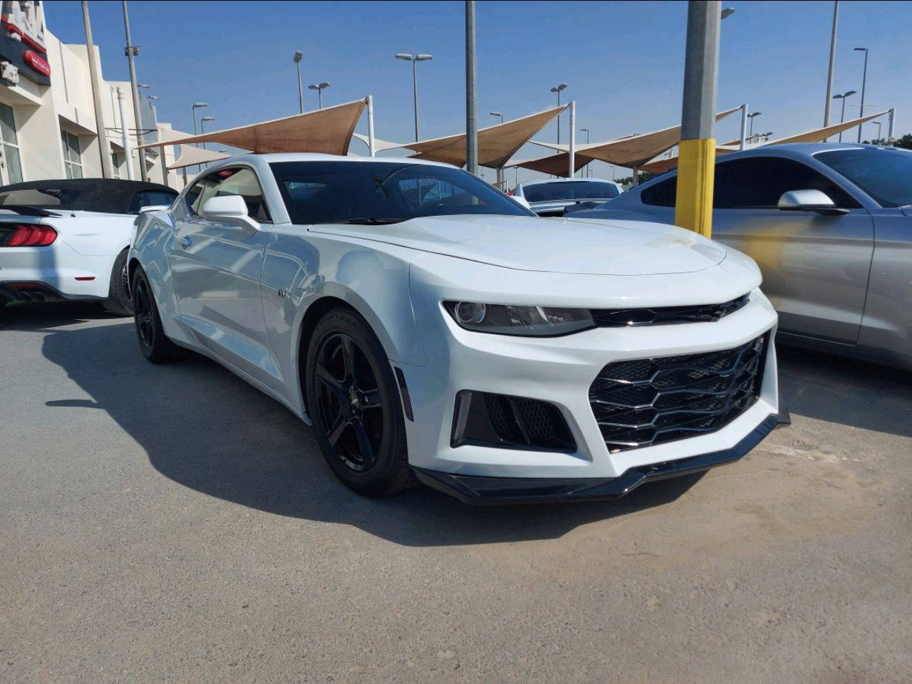 Chevrolet Camaro - Image 2