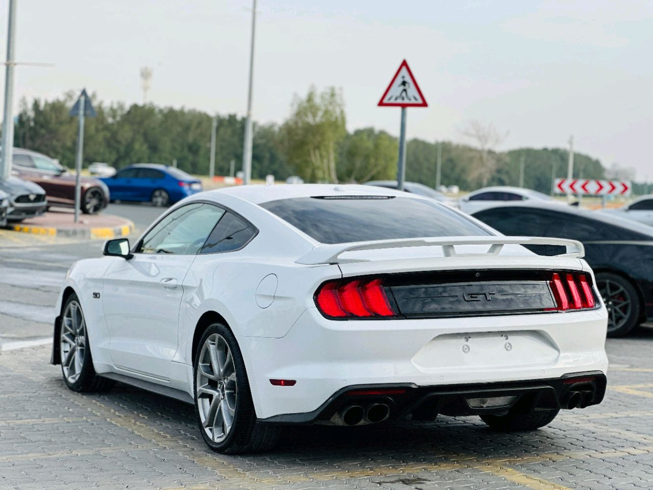 Ford Mustang - Image 9