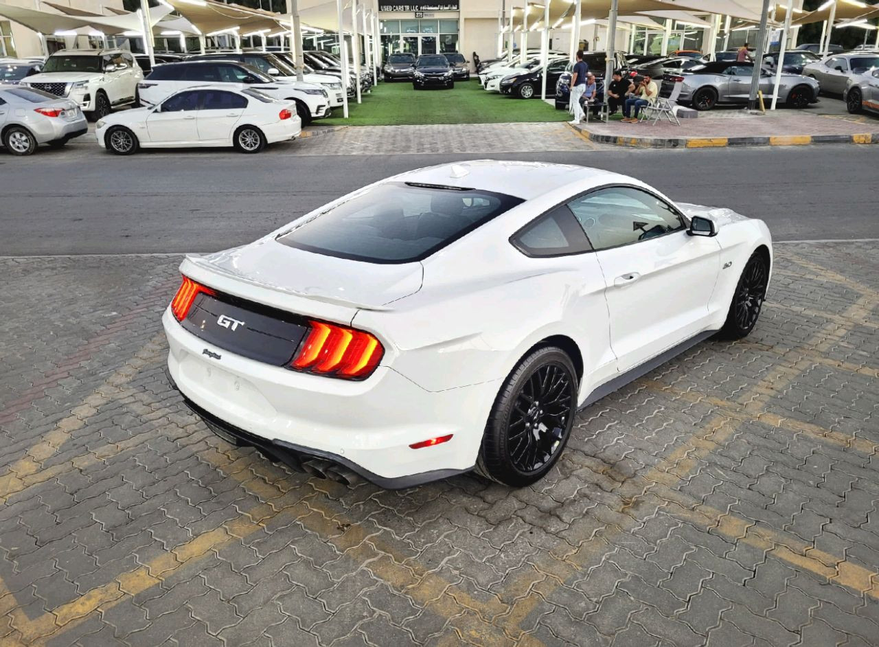 Ford Mustang - Image 6