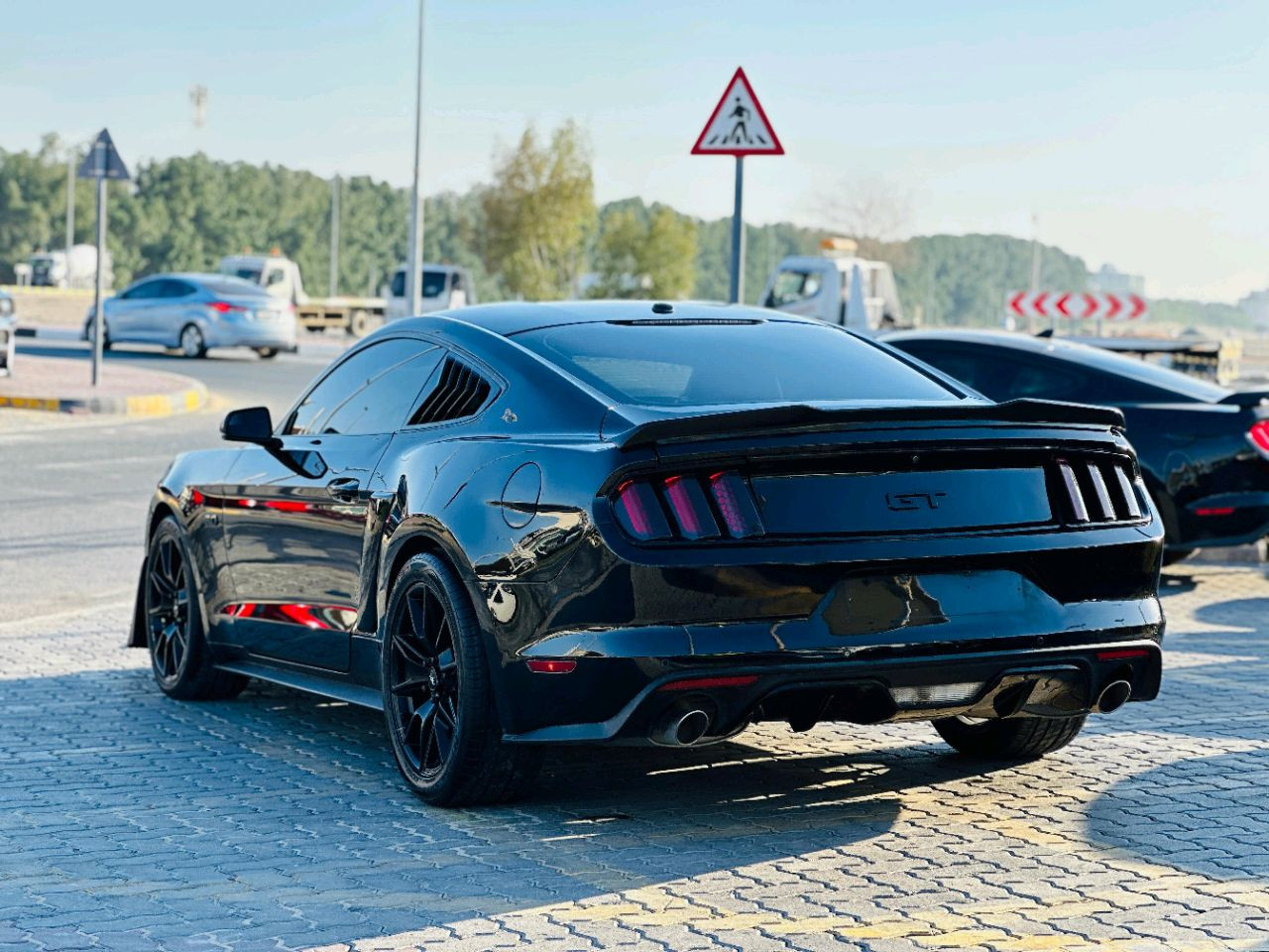 Ford Mustang - Image 8