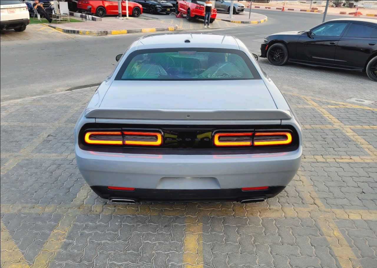 Dodge Challenger - Image 7