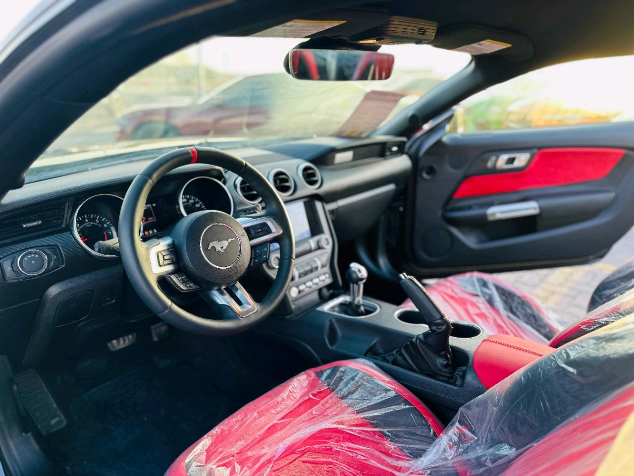 Ford Mustang - Image 10