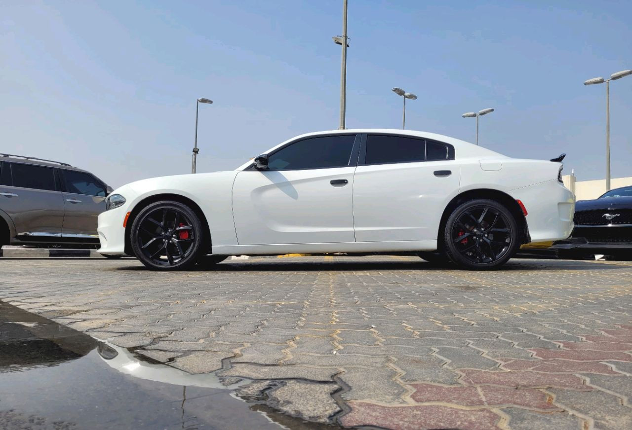 Dodge Charger - Image 7