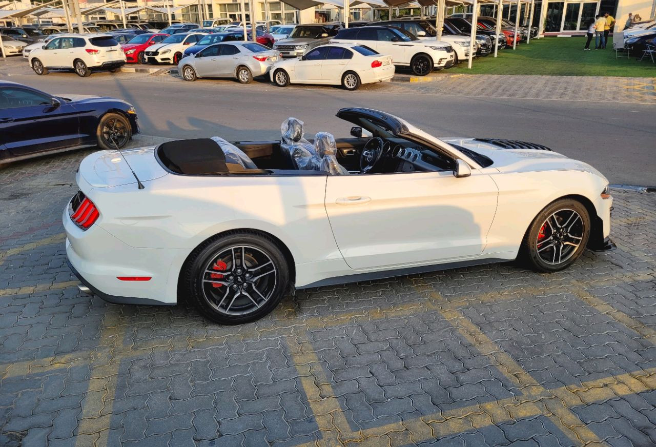 Ford Mustang - Image 5