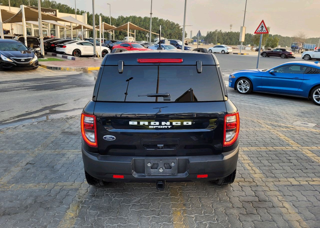 Ford Bronco - Image 8