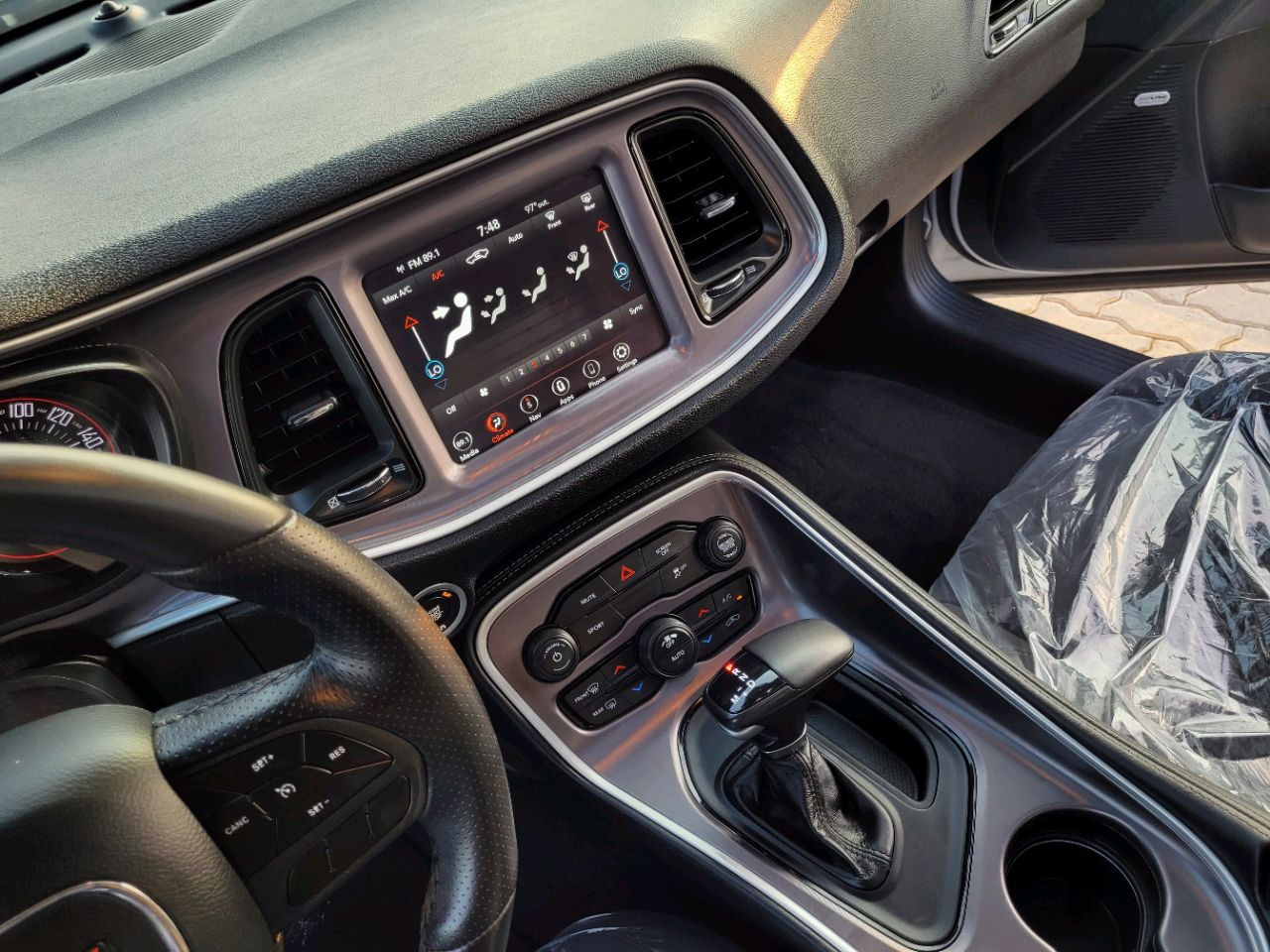 Dodge Challenger - Image 8