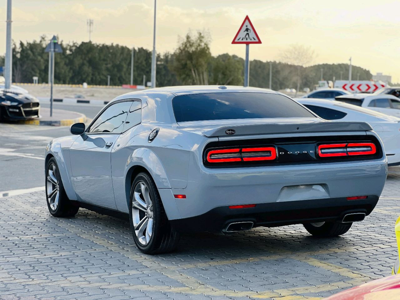 Dodge Challenger - Image 10