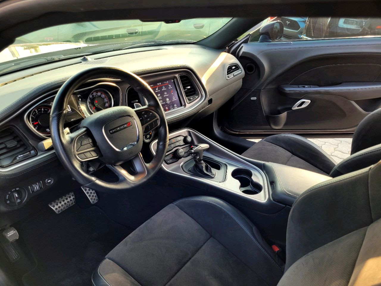 Dodge Challenger - Image 9