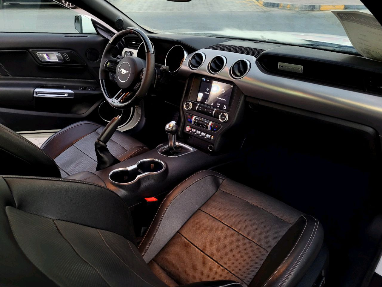 Ford Mustang - Image 8