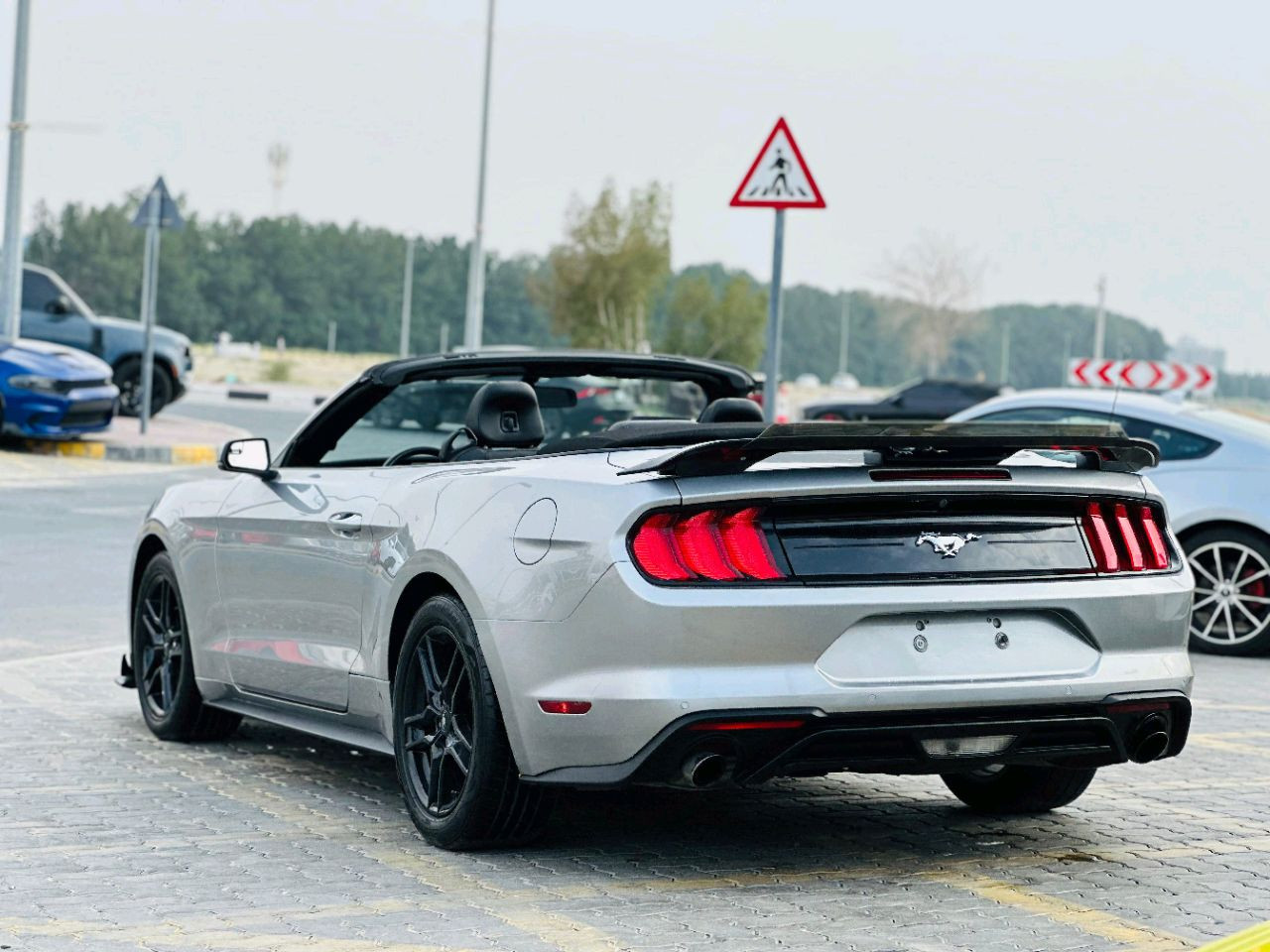 Ford Mustang - Image 8