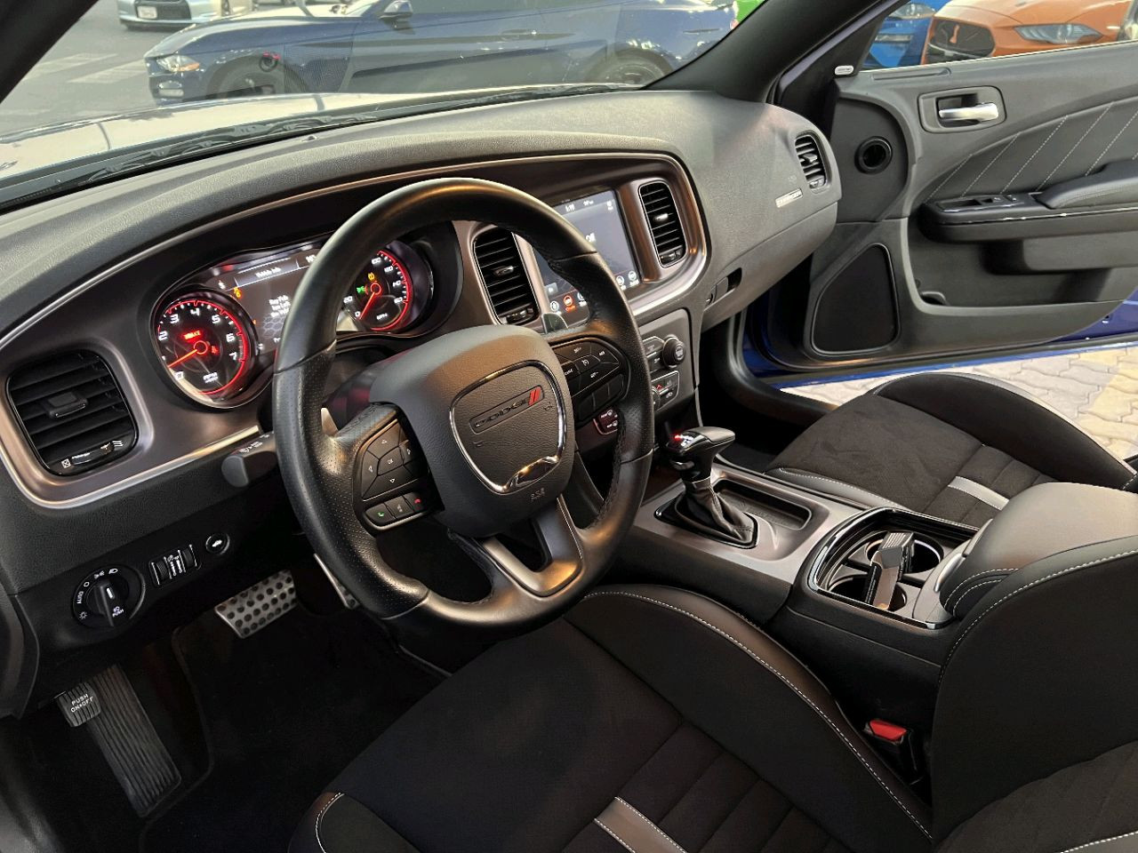 Dodge Charger - Image 9