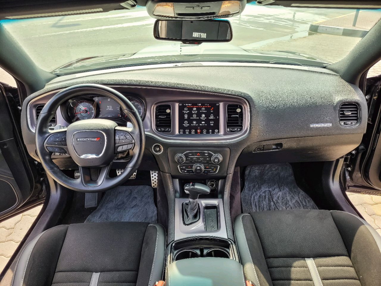 Dodge Charger - Image 8