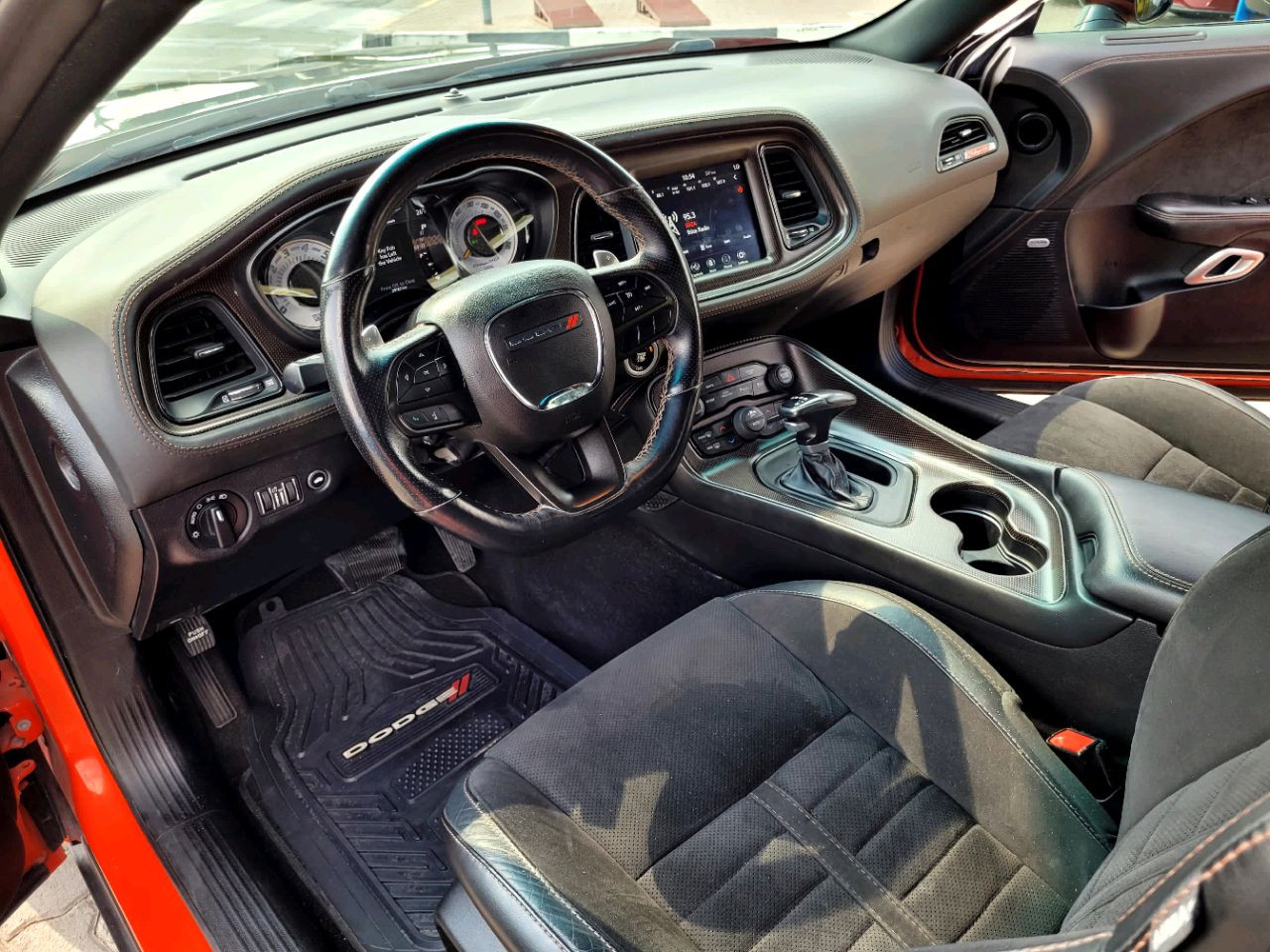 Dodge Challenger - Image 9