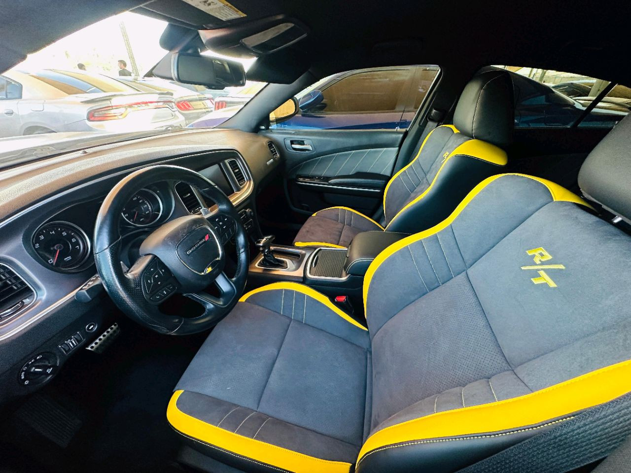 Dodge Charger - Image 12