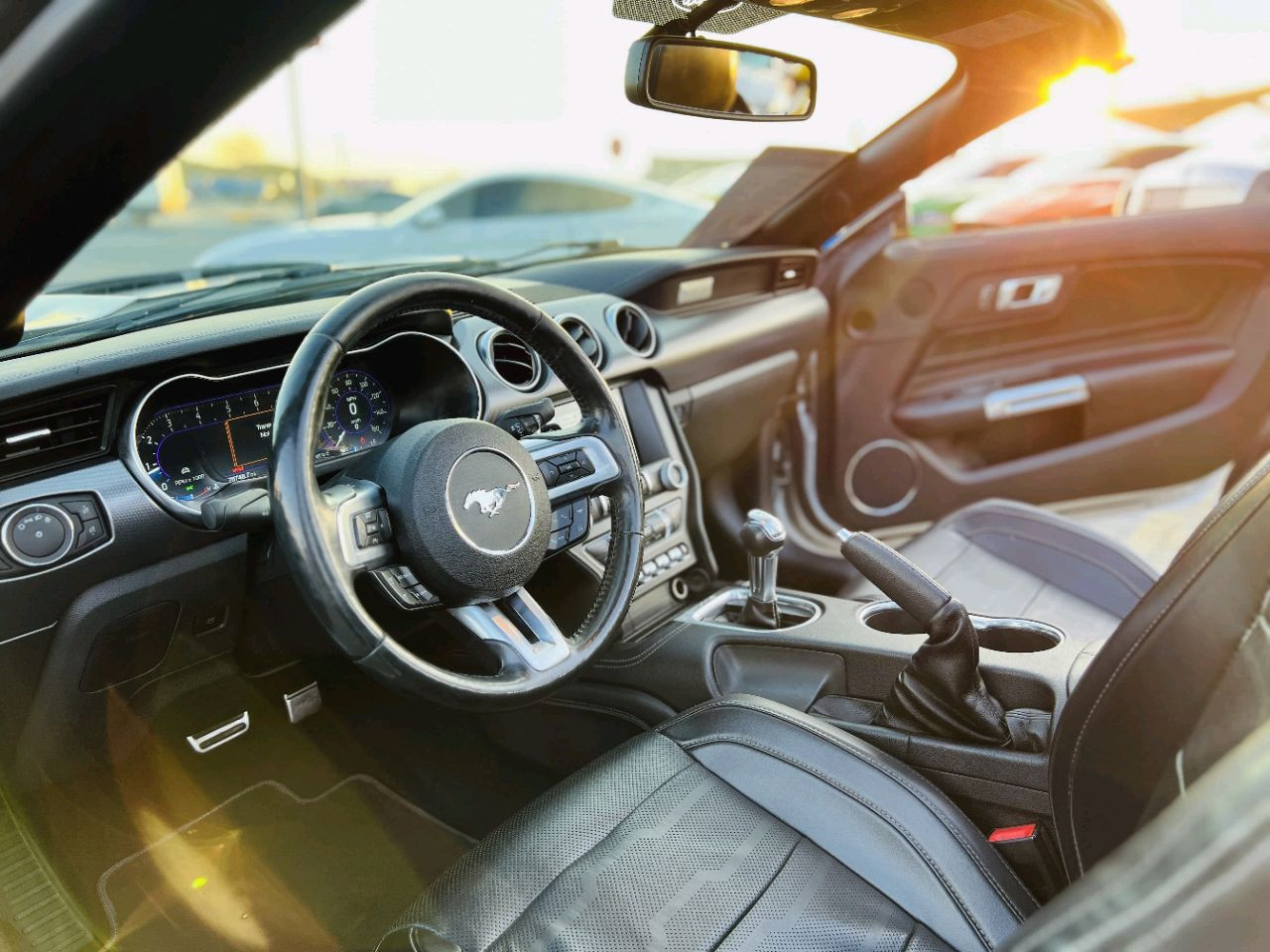 Ford Mustang - Image 12