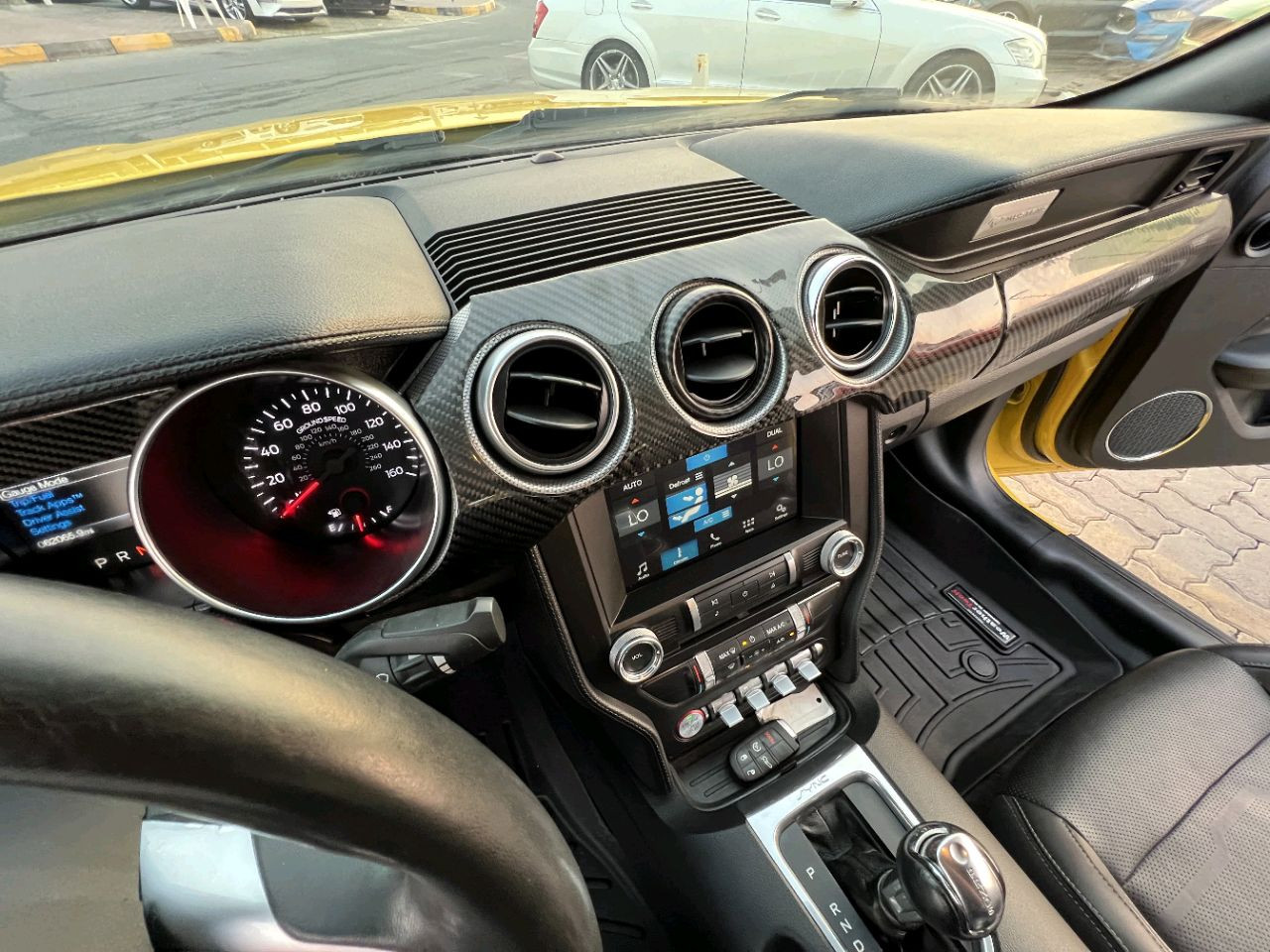 Ford Mustang - Image 11