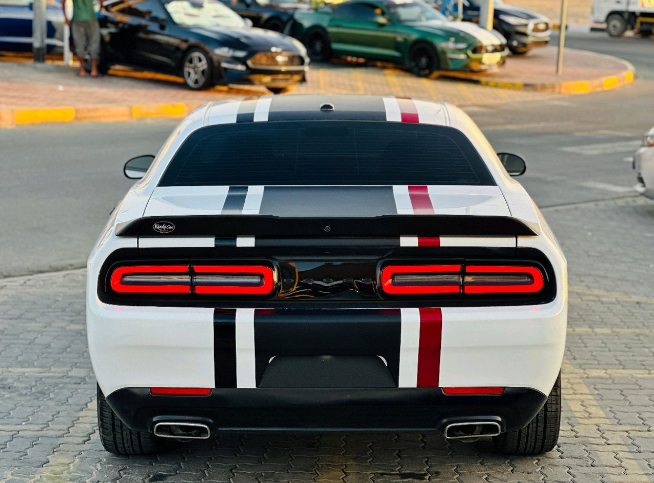 Dodge Challenger - Image 12