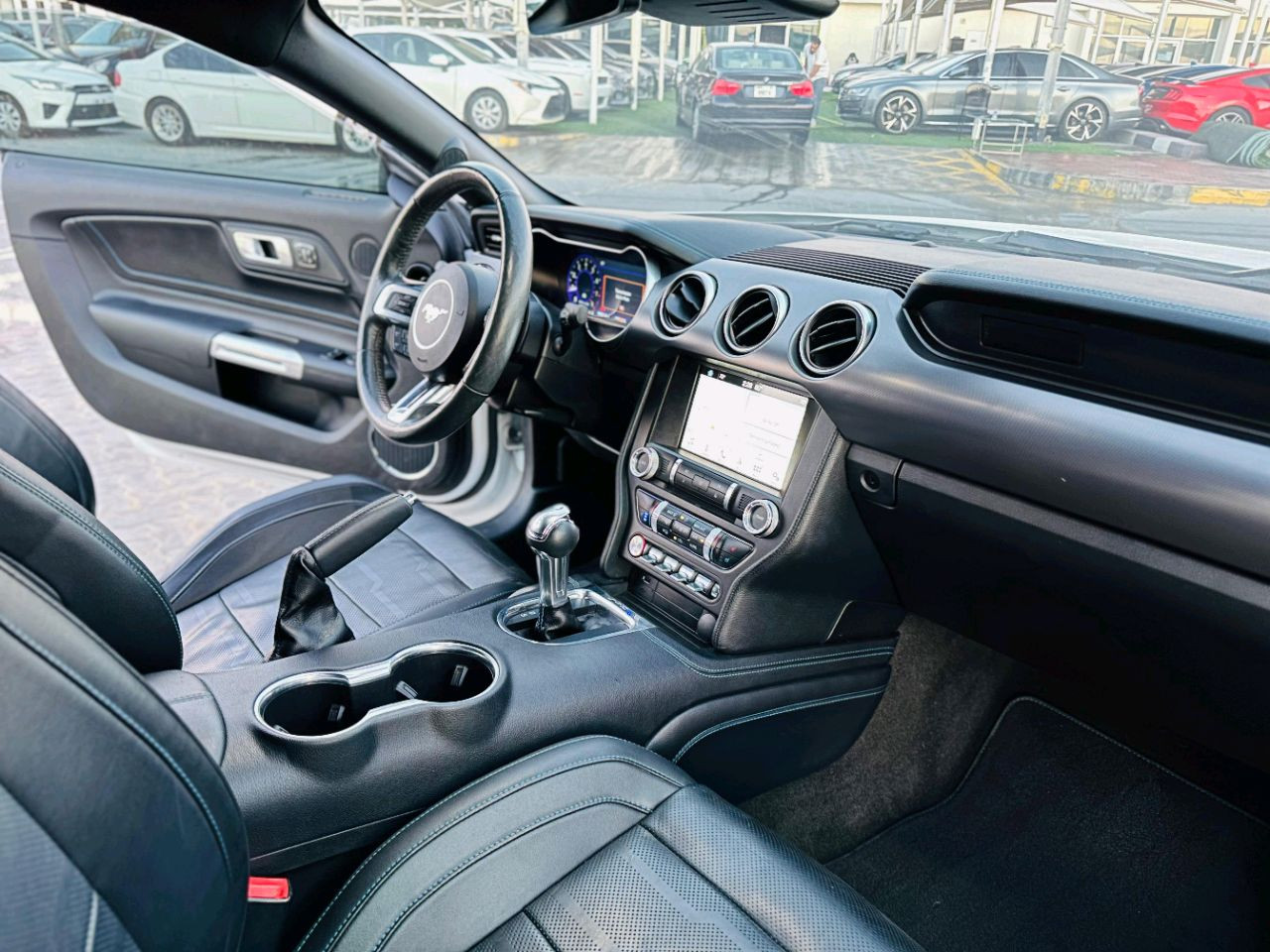 Ford Mustang - Image 10