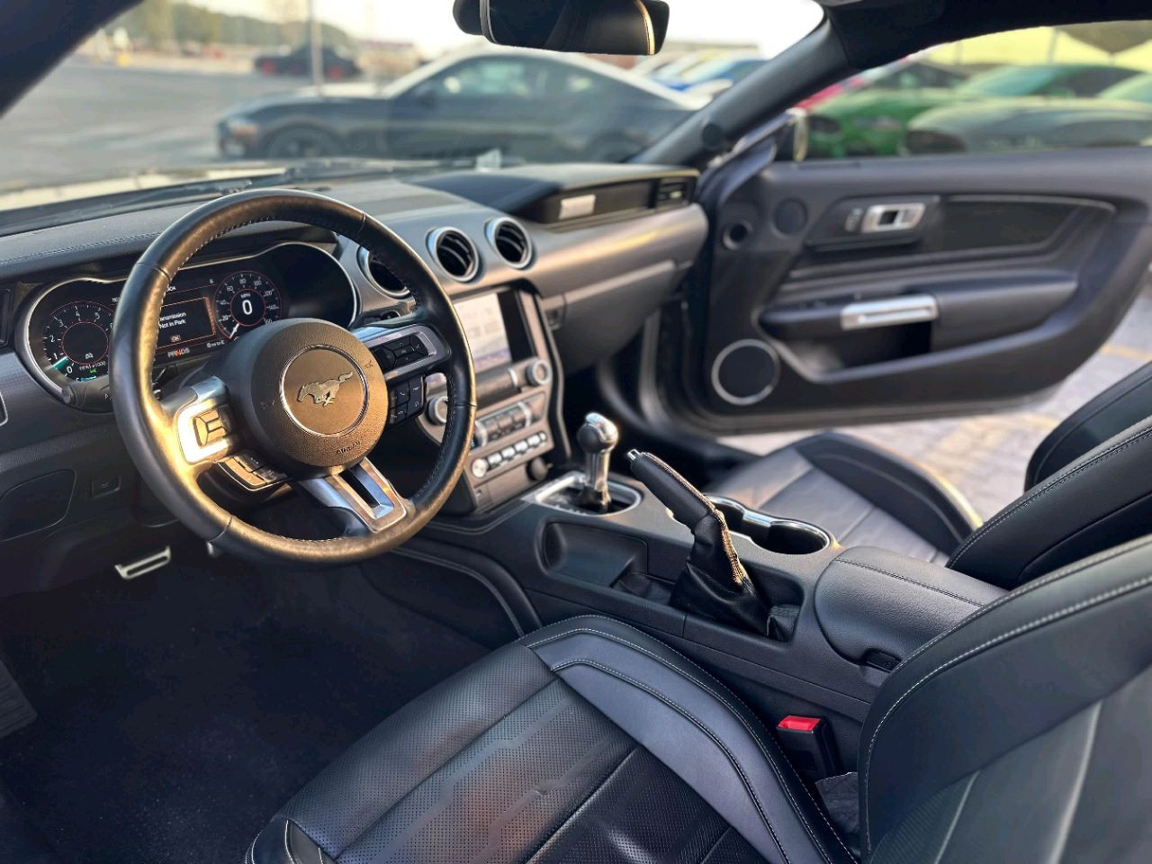 Ford Mustang - Image 10