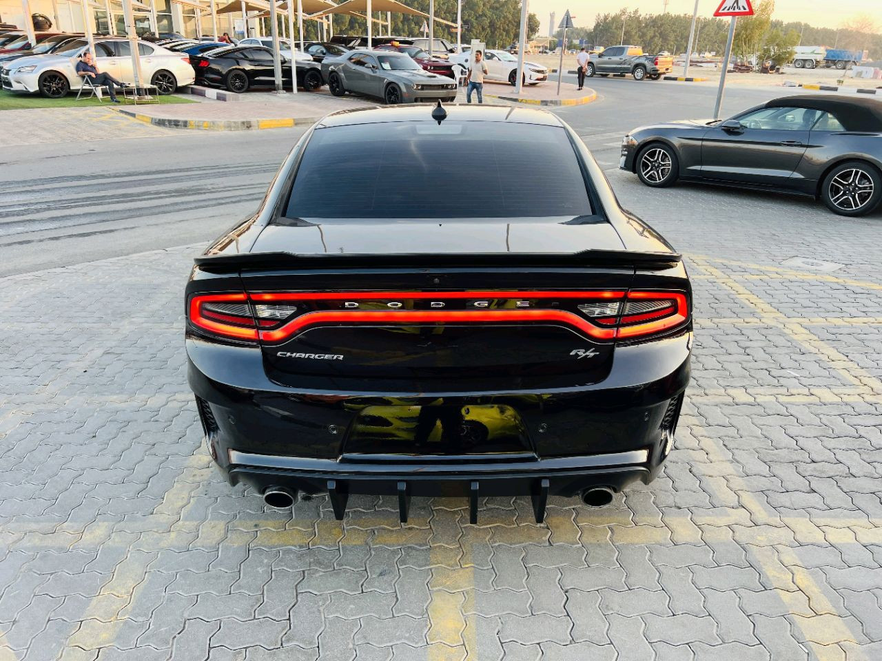 Dodge Charger - Image 7