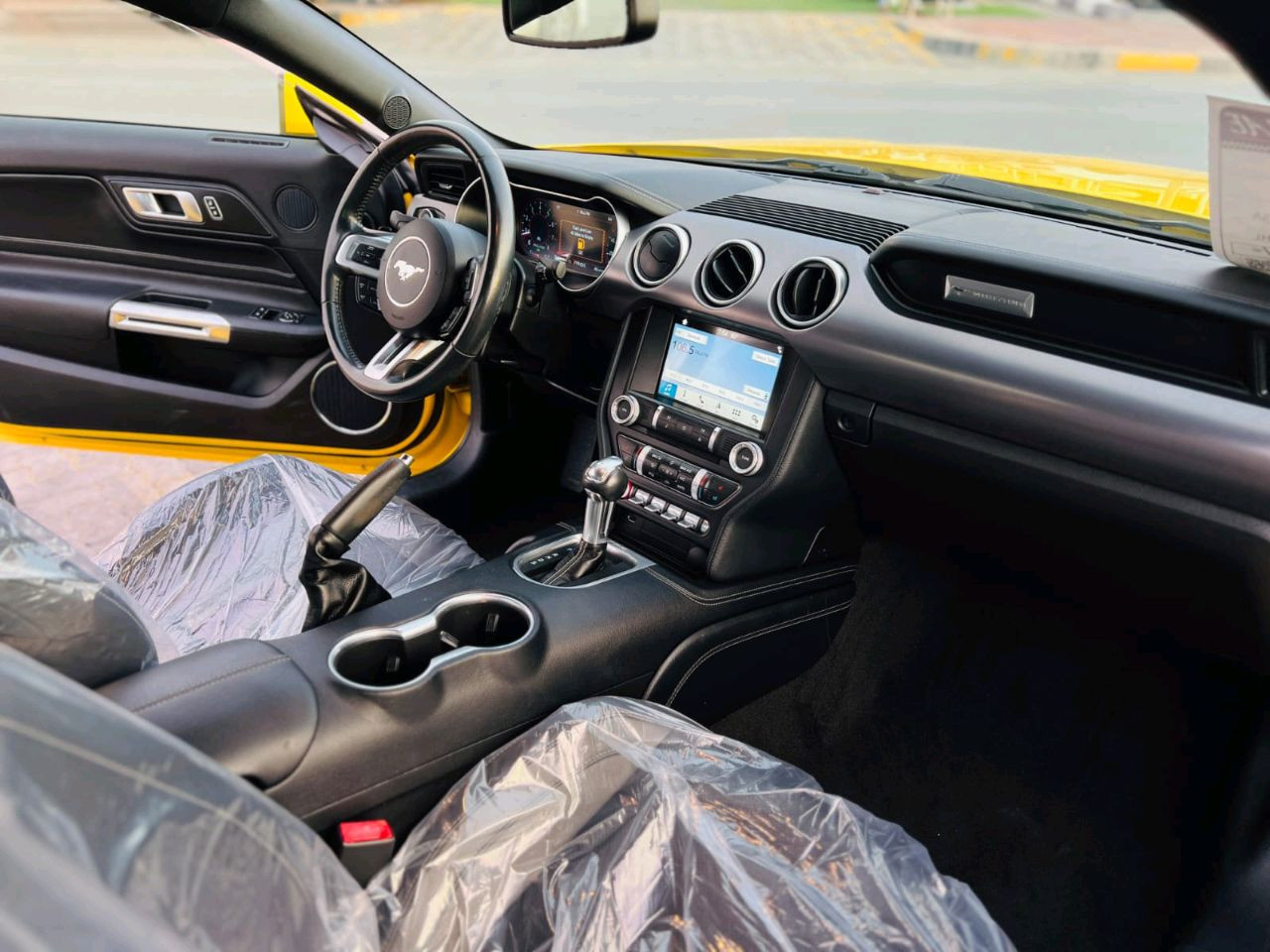 Ford Mustang - Image 10