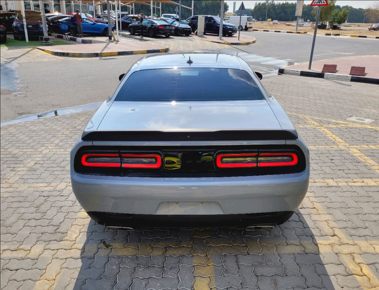 Dodge Challenger - Image 7